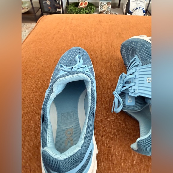 On Cloud Women's Athletic Shoes in Sky Blue - Picture 4 of 9